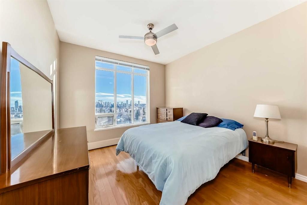 708-1726 14 Avenue Nw, Calgary, AB - Indoor Photo Showing Bedroom