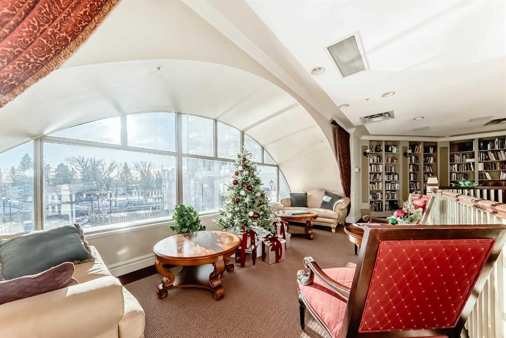 708-1726 14 Avenue Nw, Calgary, AB - Indoor