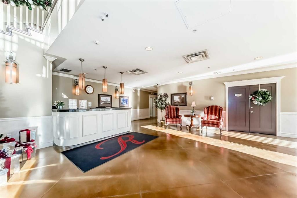 708-1726 14 Avenue Nw, Calgary, AB - Indoor