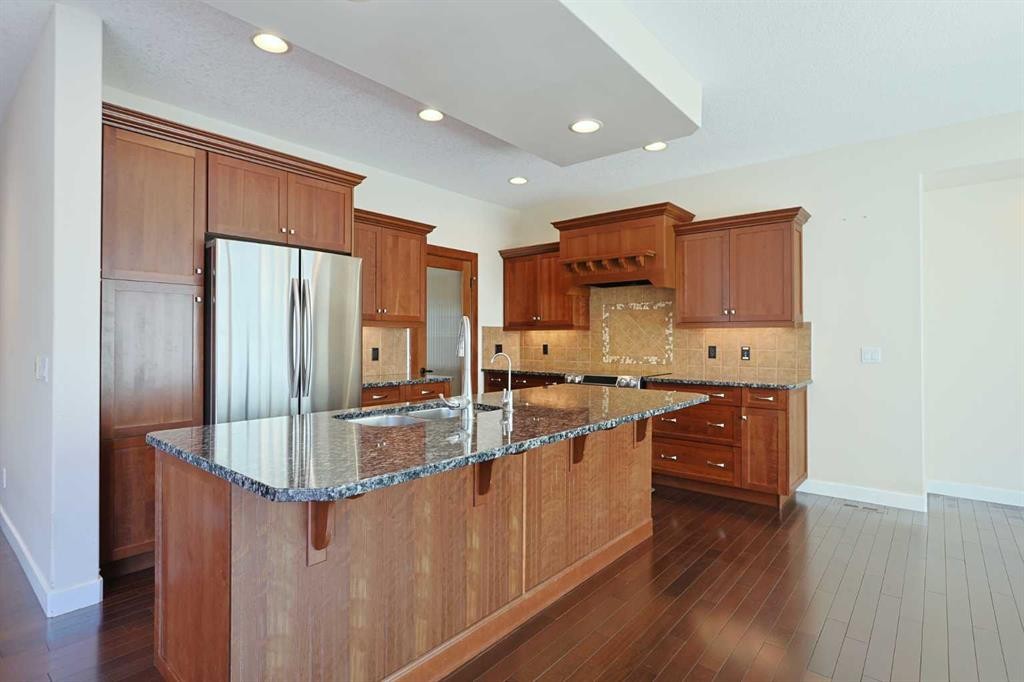 55 Tuscany Estates Drive Nw, Calgary, AB - Indoor Photo Showing Kitchen