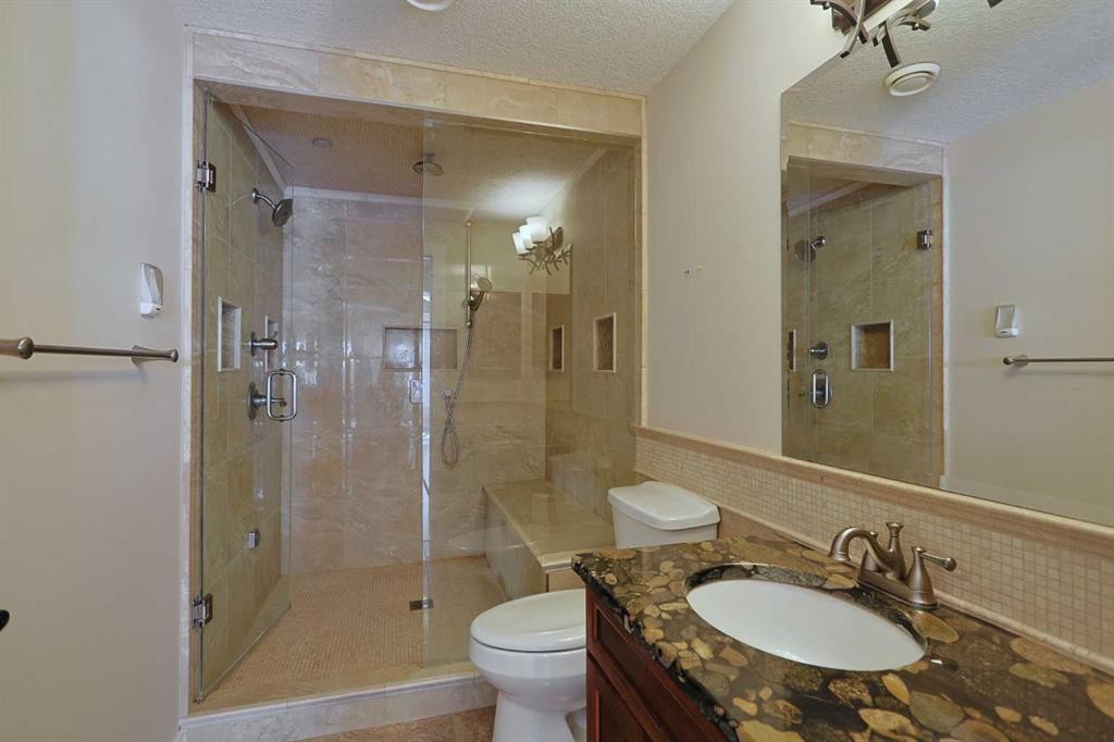 55 Tuscany Estates Drive Nw, Calgary, AB - Indoor Photo Showing Bathroom
