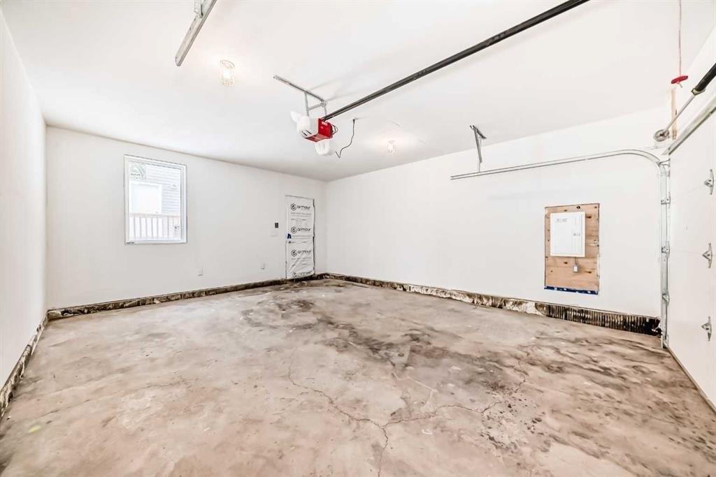 2006 37 Street Se, Calgary, AB - Indoor