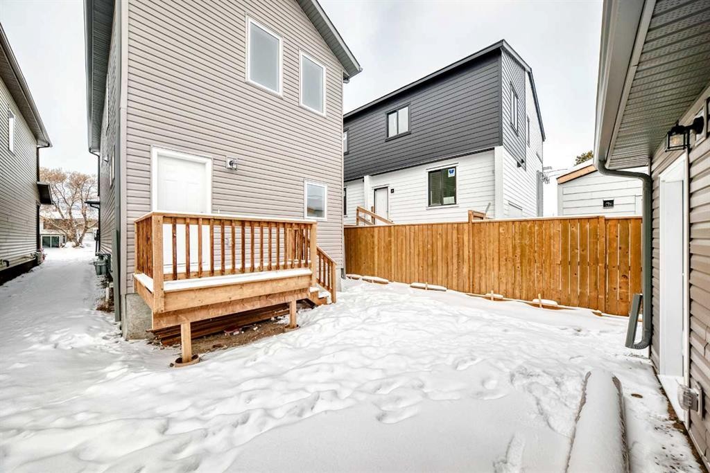 2006 37 Street Se, Calgary, AB - Outdoor With Deck Patio Veranda With Exterior