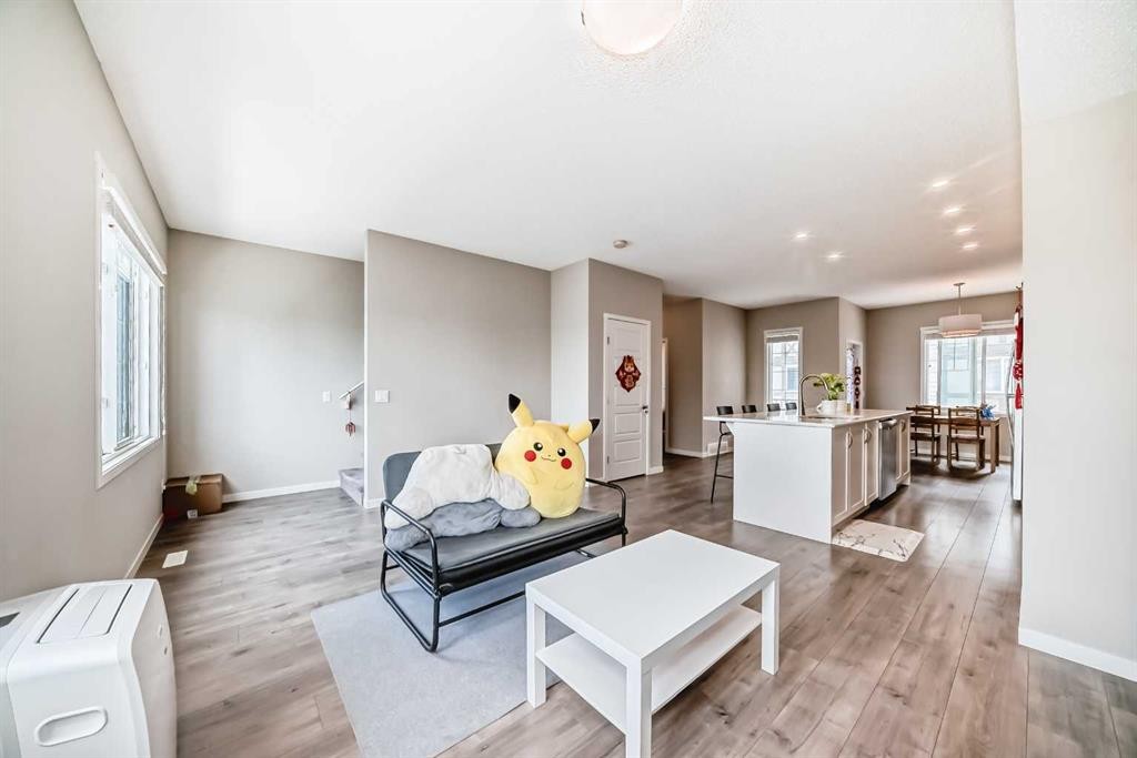 621 Nolanlake Villas Nw, Calgary, AB - Indoor Photo Showing Living Room