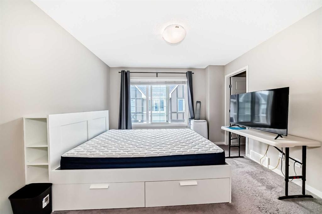 621 Nolanlake Villas Nw, Calgary, AB - Indoor Photo Showing Bedroom