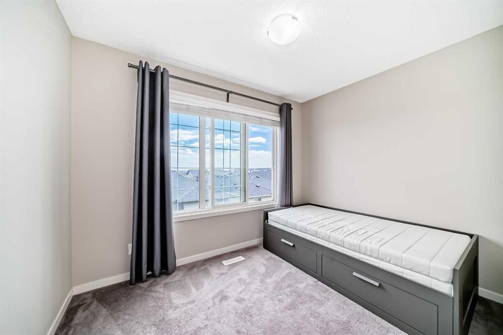 621 Nolanlake Villas Nw, Calgary, AB - Indoor Photo Showing Bedroom