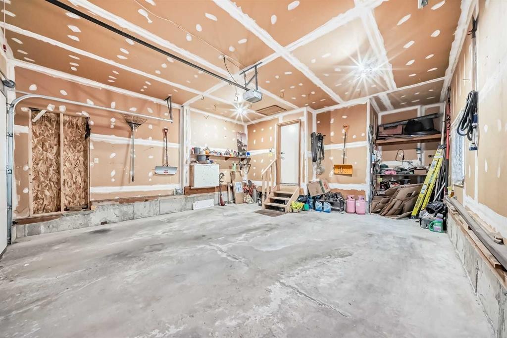 19 Mchugh Place Ne, Calgary, AB - Indoor