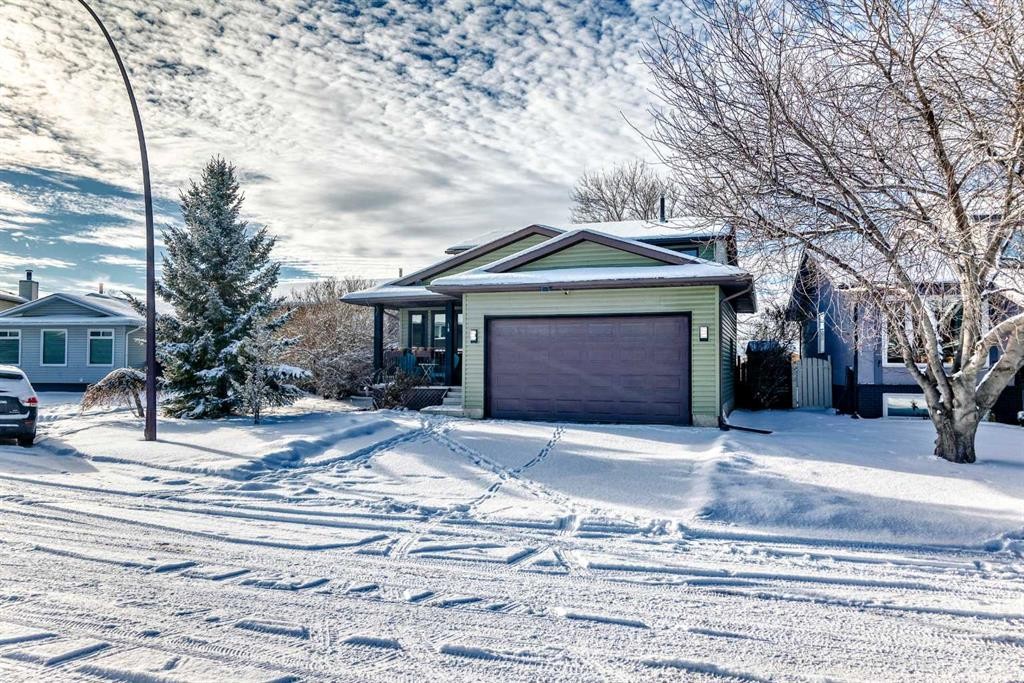 19 Mchugh Place Ne, Calgary, AB - Outdoor With Facade
