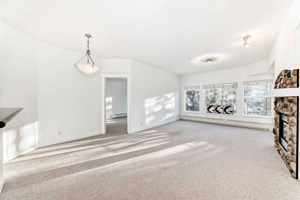 213-10 Discovery Ridge Close Sw, Calgary, AB - Indoor