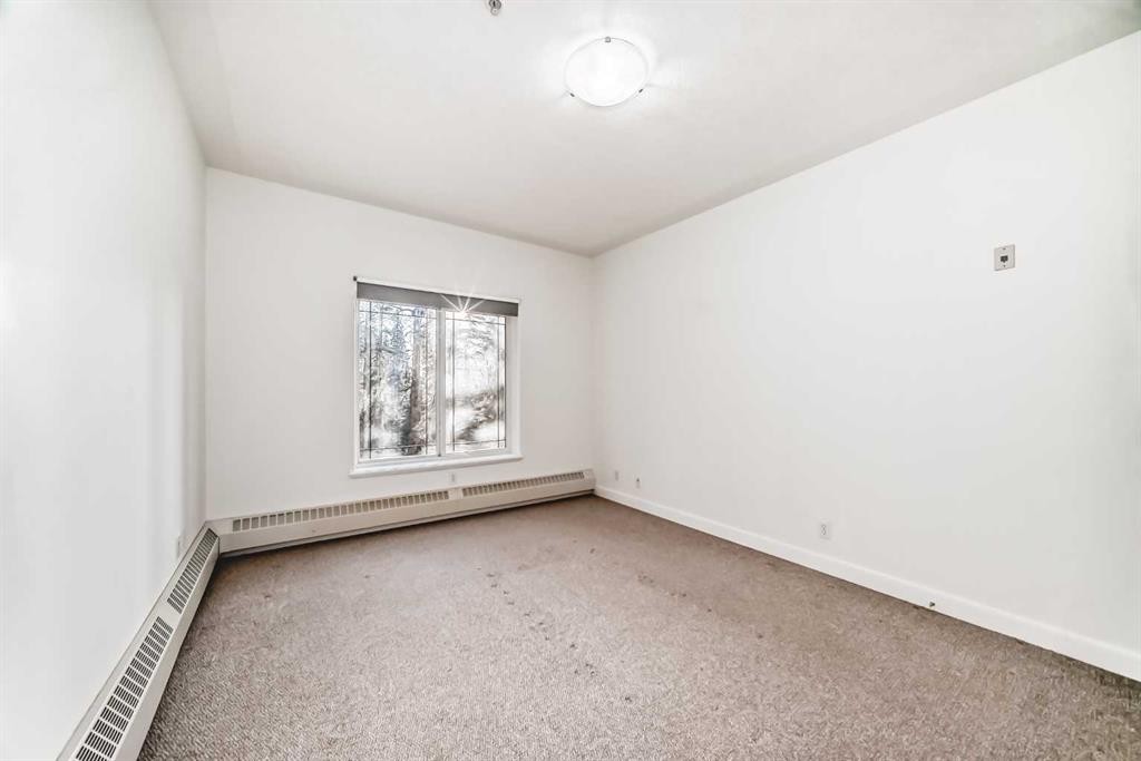 213-10 Discovery Ridge Close Sw, Calgary, AB - Indoor Photo Showing Other Room