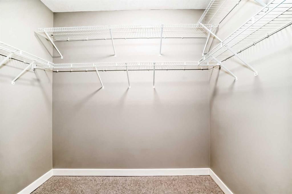 213-10 Discovery Ridge Close Sw, Calgary, AB - Indoor With Storage