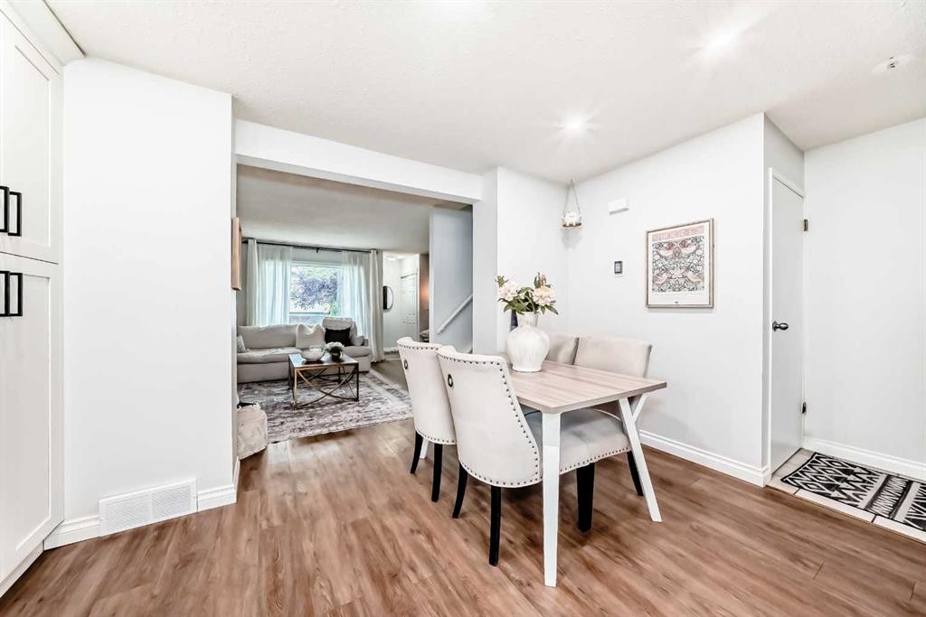70-7205 4 Street Ne, Calgary, AB - Indoor Photo Showing Dining Room