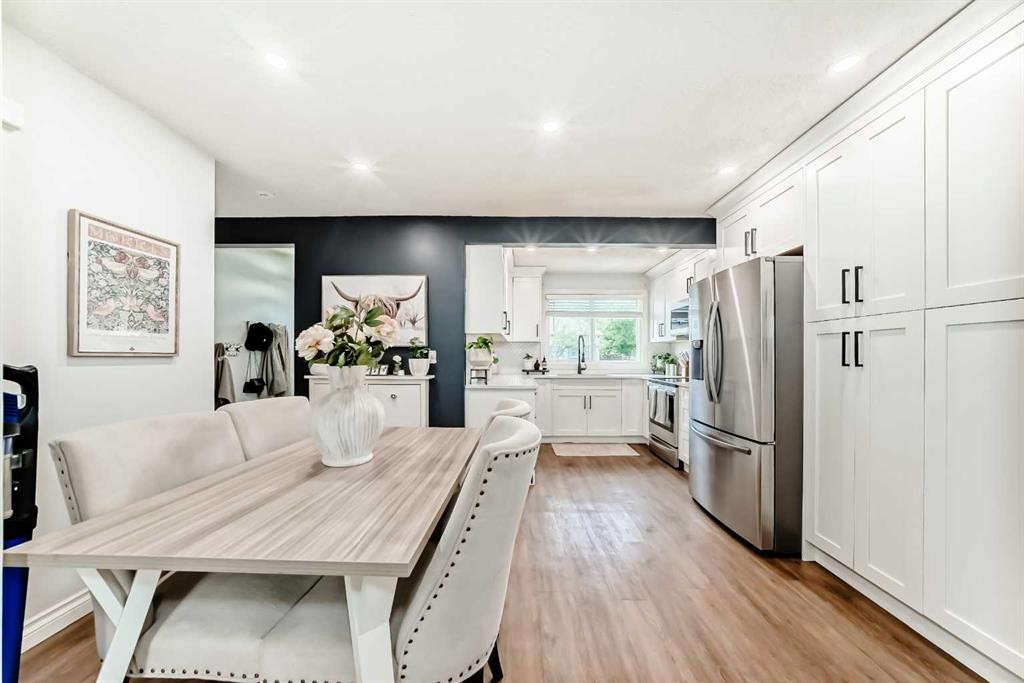 70-7205 4 Street Ne, Calgary, AB - Indoor Photo Showing Dining Room