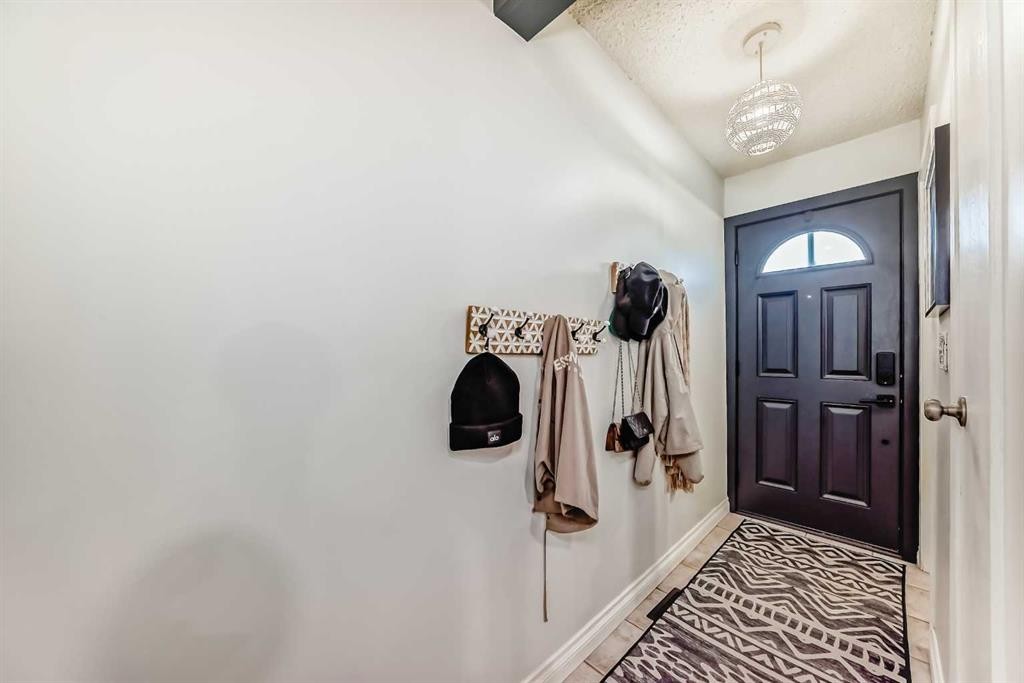 70-7205 4 Street Ne, Calgary, AB - Indoor Photo Showing Other Room