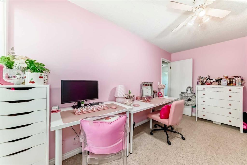 70-7205 4 Street Ne, Calgary, AB - Indoor Photo Showing Office