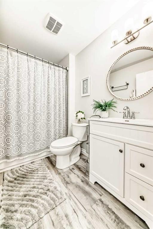 70-7205 4 Street Ne, Calgary, AB - Indoor Photo Showing Bathroom