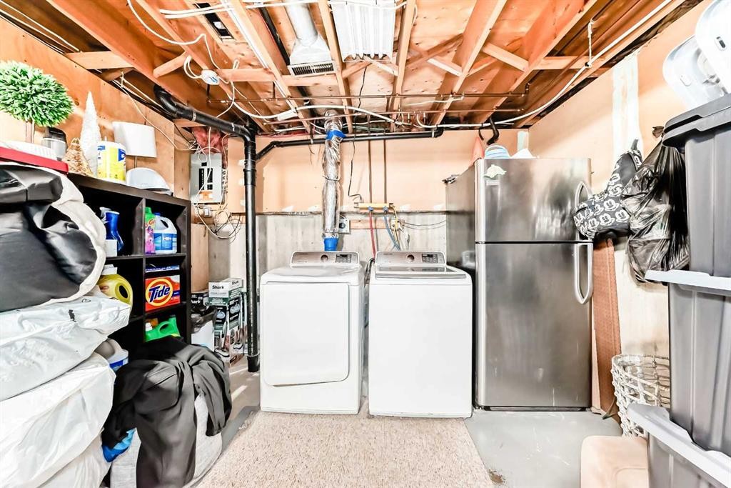 70-7205 4 Street Ne, Calgary, AB - Indoor Photo Showing Laundry Room
