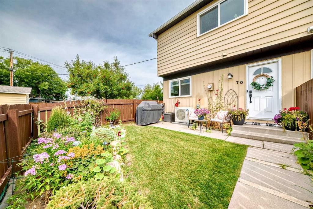 70-7205 4 Street Ne, Calgary, AB - Outdoor