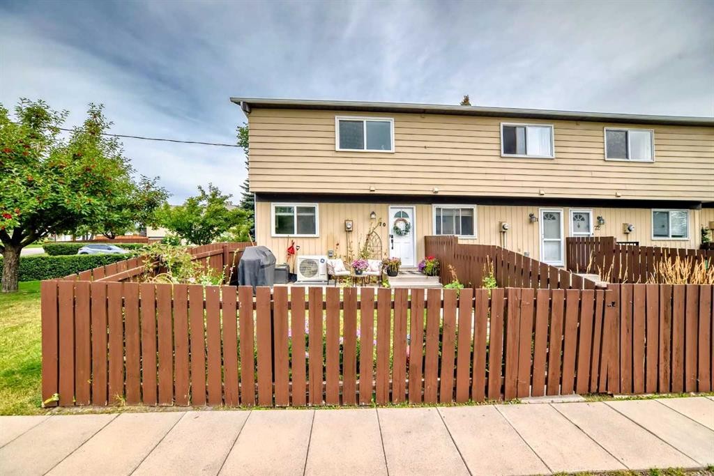 70-7205 4 Street Ne, Calgary, AB - Outdoor