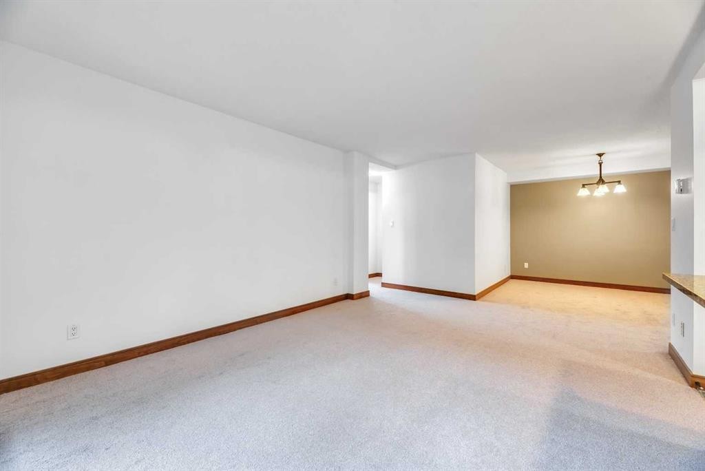 209-315 50 Avenue Sw, Calgary, AB - Indoor Photo Showing Other Room