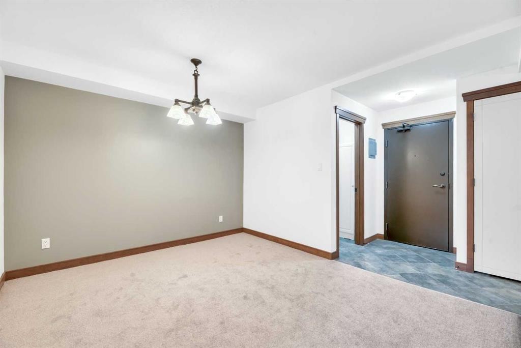 209-315 50 Avenue Sw, Calgary, AB - Indoor Photo Showing Other Room