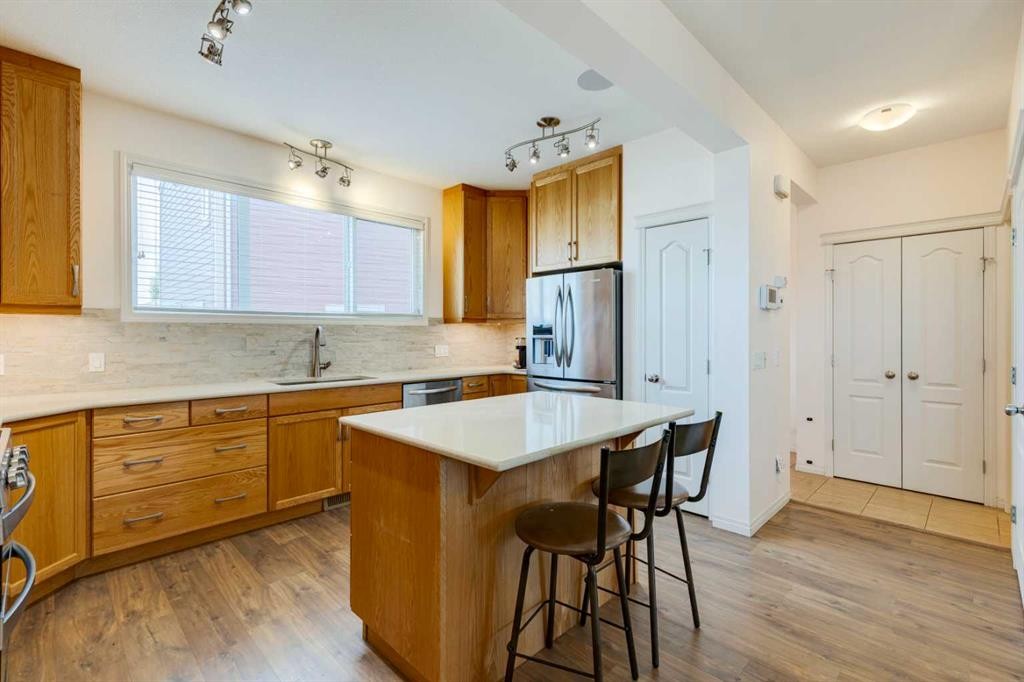 123 Marquis Green Se, Calgary, AB - Indoor Photo Showing Kitchen