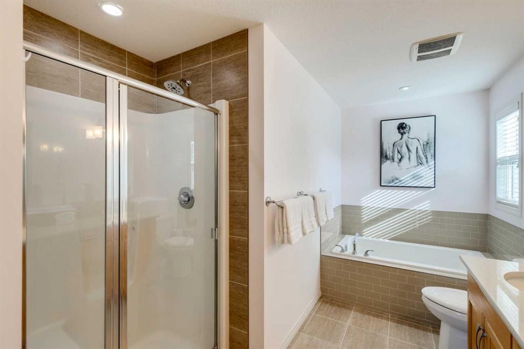 123 Marquis Green Se, Calgary, AB - Indoor Photo Showing Bathroom