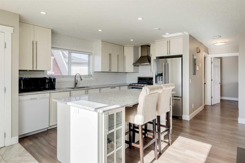 123 Marquis Green Se, Calgary, AB - Indoor Photo Showing Other Room