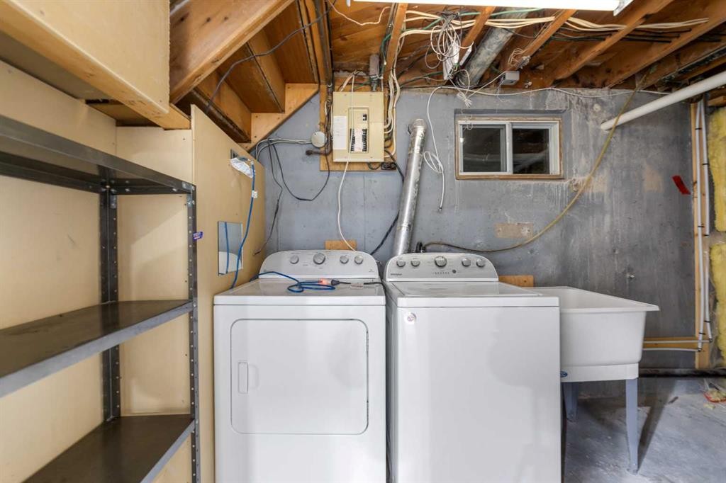 2618 46 Street Se, Calgary, AB - Indoor Photo Showing Laundry Room