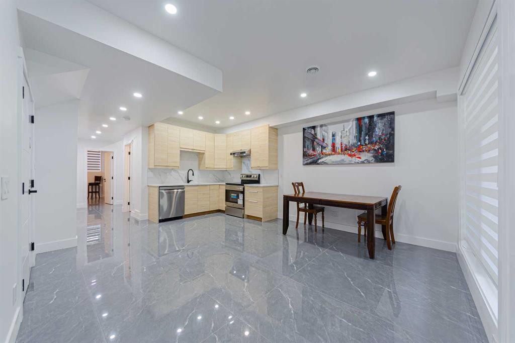 5003 21 Avenue Nw, Calgary, AB - Indoor