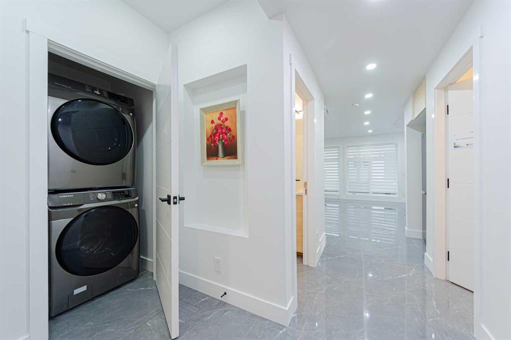 5003 21 Avenue Nw, Calgary, AB - Indoor Photo Showing Laundry Room