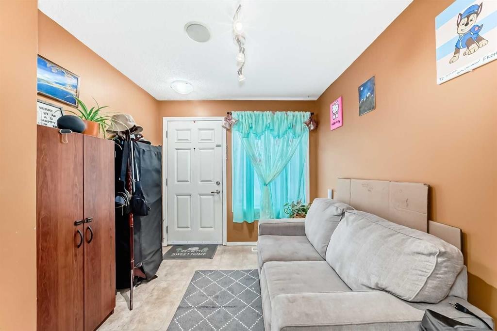 244 Saddlebrook Point Ne, Calgary, AB - Indoor