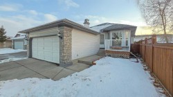 152 Valley Meadow Close NW Calgary, AB T3B 5M2