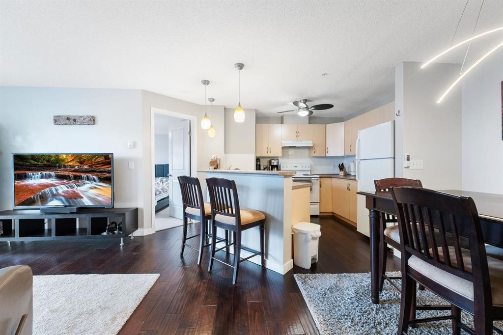 2218-505 Railway Street West, Cochrane, AB - Indoor