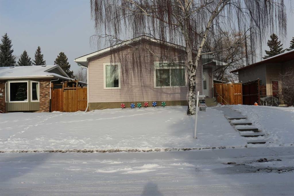 112 Woodvale Road Sw, Calgary, AB - Outdoor