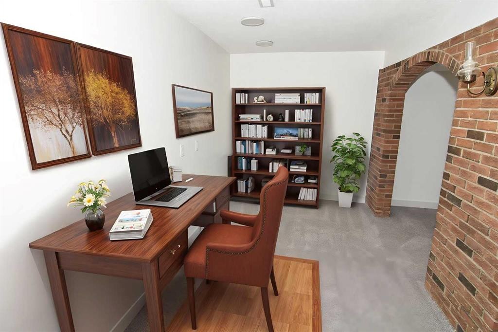 112 Woodvale Road Sw, Calgary, AB - Indoor Photo Showing Office