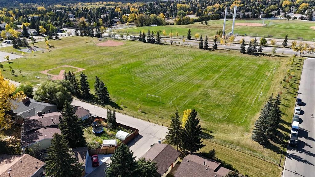 112 Woodvale Road Sw, Calgary, AB - Outdoor With View