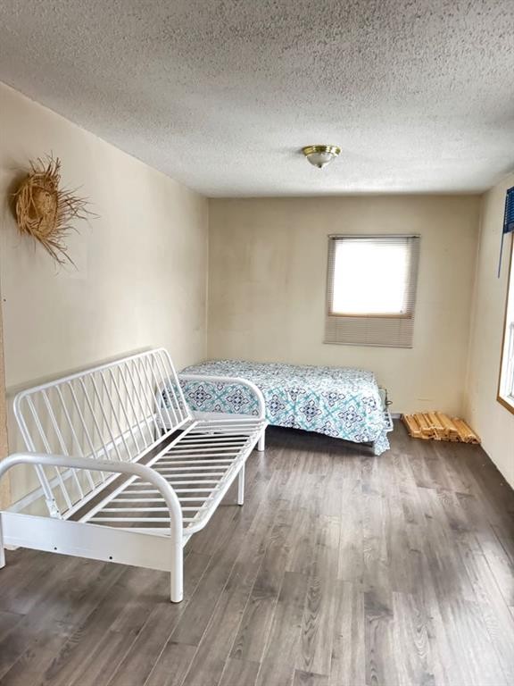 261056 Twp Rd 290, Rural Kneehill County, AB - Indoor Photo Showing Bedroom