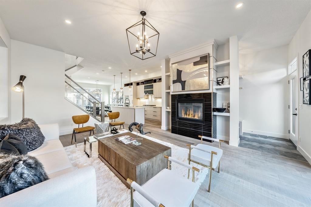 3316 41 Street Sw, Calgary, AB - Indoor Photo Showing Living Room With Fireplace