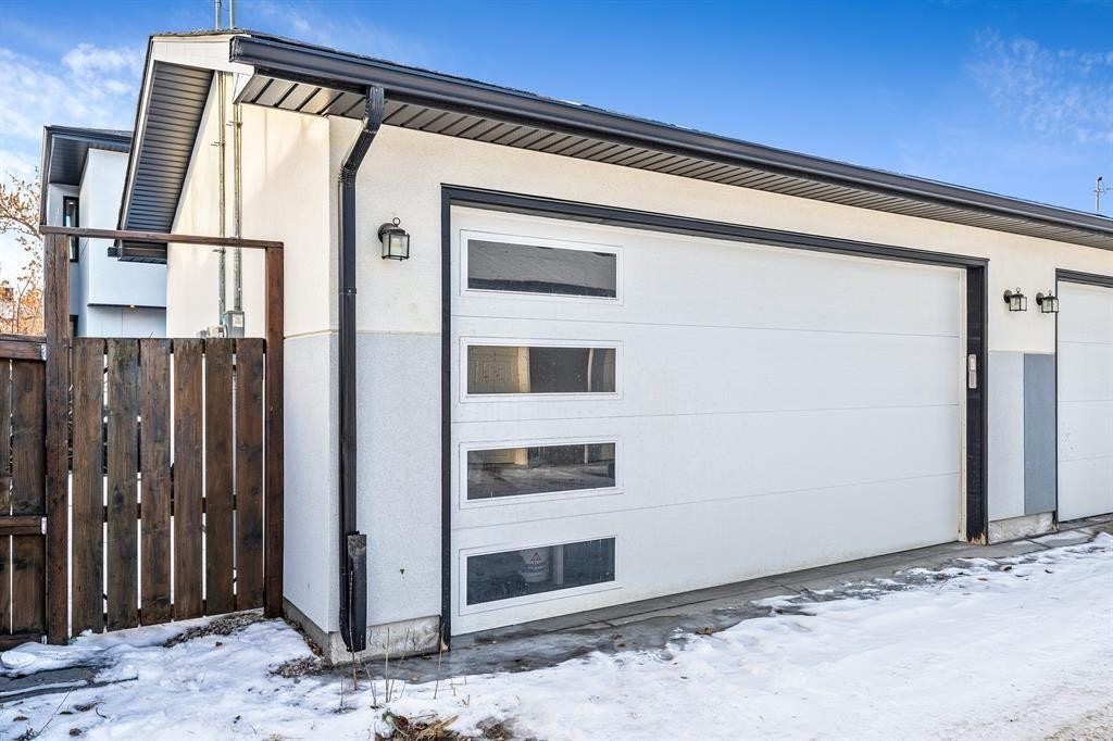 3316 41 Street Sw, Calgary, AB - Outdoor With Exterior