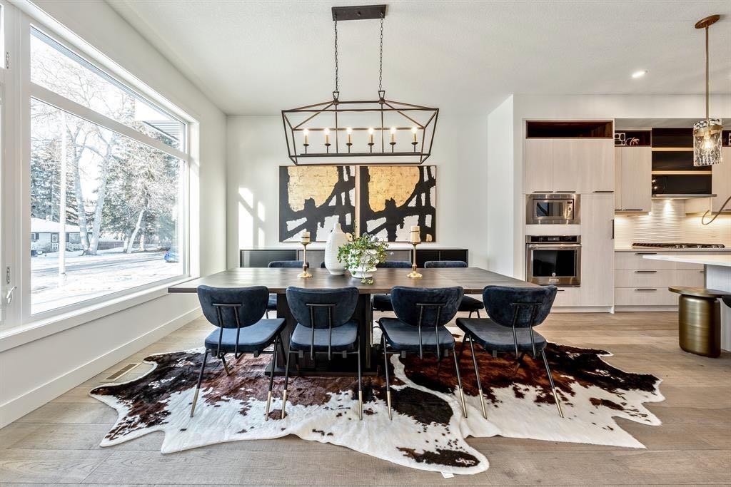 3316 41 Street Sw, Calgary, AB - Indoor