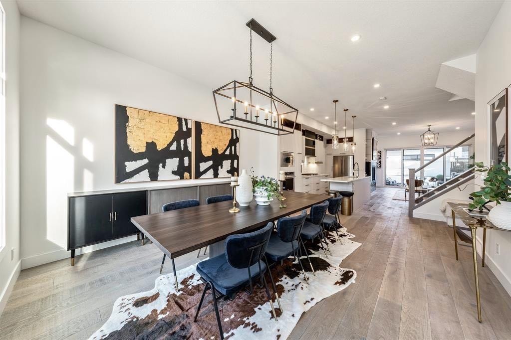 3316 41 Street Sw, Calgary, AB - Indoor Photo Showing Dining Room