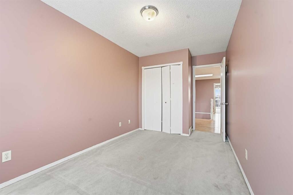61 Martinview Crescent Ne, Calgary, AB - Indoor Photo Showing Other Room