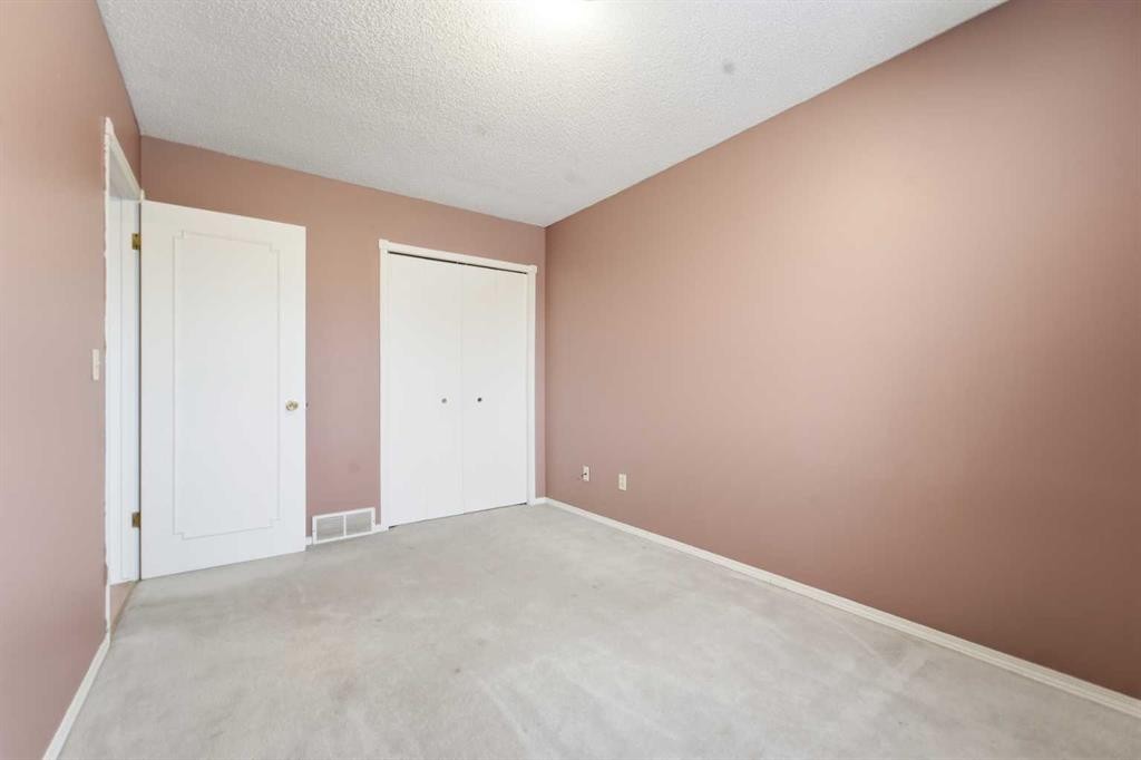 61 Martinview Crescent Ne, Calgary, AB - Indoor Photo Showing Other Room