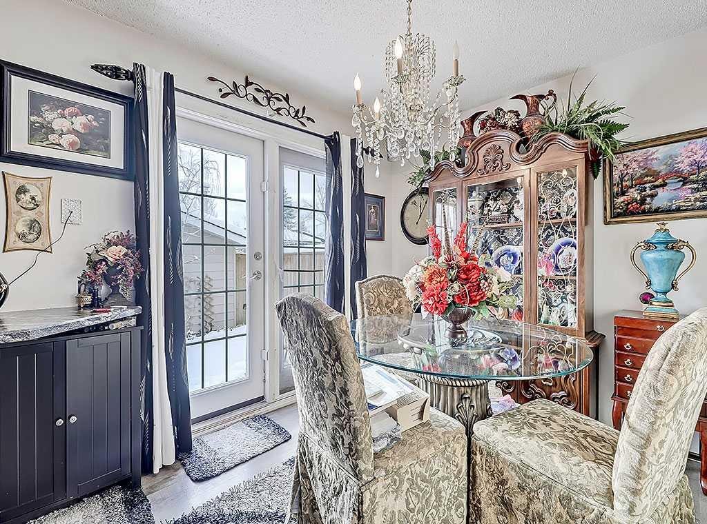 32 Sheppard Road Sw, High River, AB - Indoor Photo Showing Dining Room