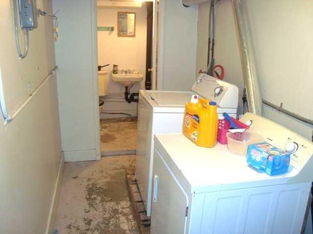 319 Main Street, Trochu, AB