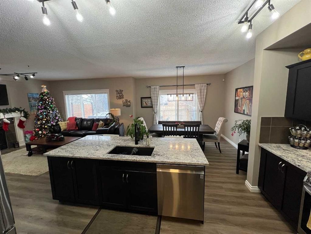 2117 Reunion Boulevard Nw, Airdrie, AB - Indoor Photo Showing Kitchen