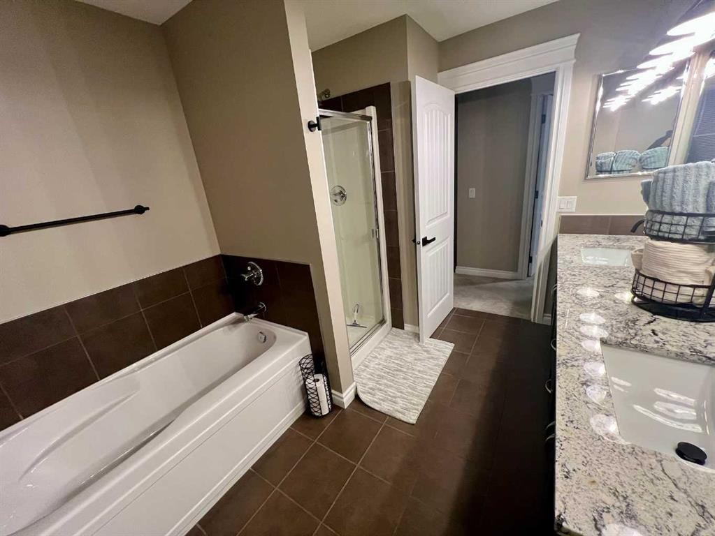 2117 Reunion Boulevard Nw, Airdrie, AB - Indoor Photo Showing Bathroom
