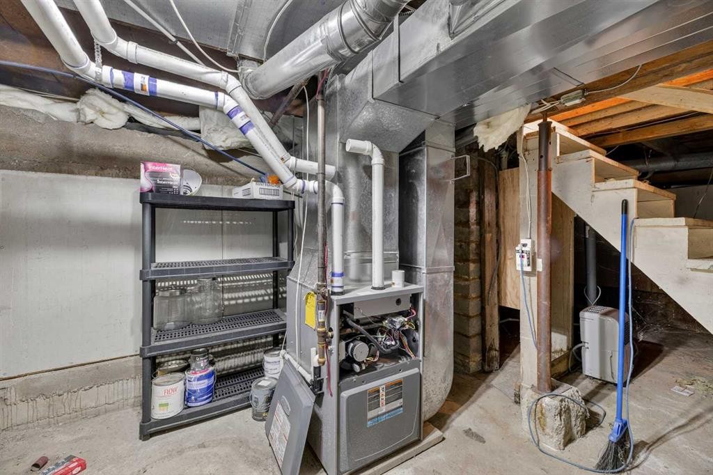 4806 49 Street, Olds, AB - Indoor Photo Showing Basement