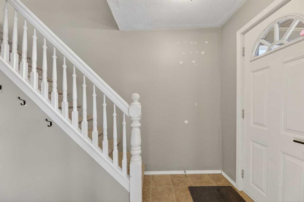 4806 49 Street, Olds, AB - Indoor Photo Showing Other Room